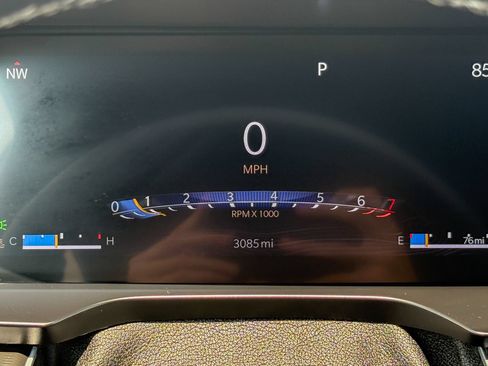 Used 2025 Jeep Grand Cherokee L Altitude AWD/4WD image 8