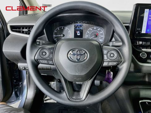 Used 2025 Toyota Corolla LE FWD image 13