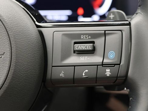 Used 2023 Nissan Pathfinder Platinum image 18