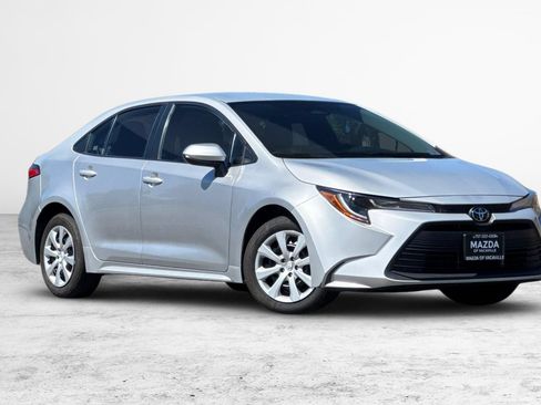 Used 2024 Toyota Corolla LE FWD image 2