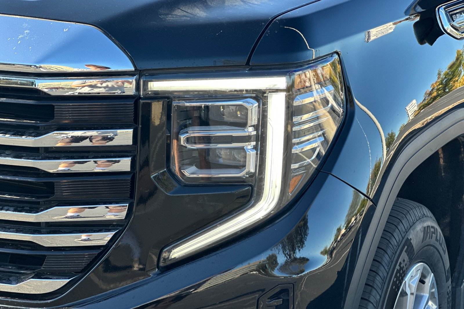 Used 2025 GMC Sierra 1500 SLT AWD/4WD image 50