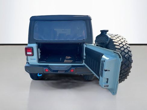 Used 2023 Jeep Wrangler Unlimited w/ Cold Weather Group image 29