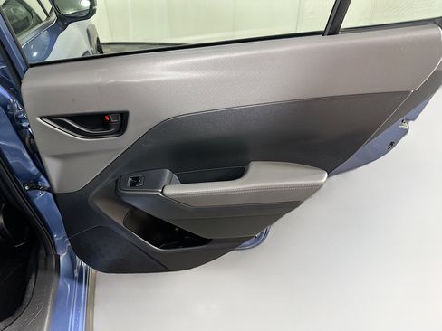 Used 2024 Subaru Crosstrek 2.0i Premium image 29