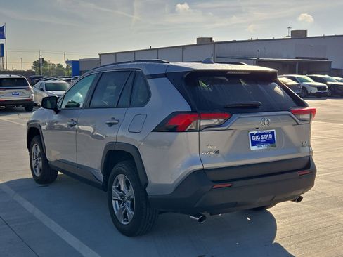 Used 2025 Toyota RAV4 XLE image 6