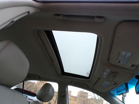 Used 2011 Toyota Camry XLE w/ XLE Extra-Value Pkg #2 image 16