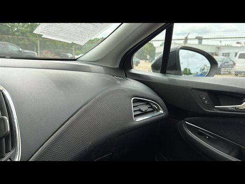 Used 2019 Chevrolet Cruze LT w/ LT True North Edition FWD image 16