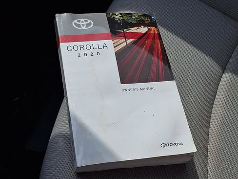 Used 2020 Toyota Corolla LE image 26