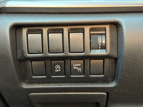 Used 2019 Subaru Forester Premium AWD/4WD image 30