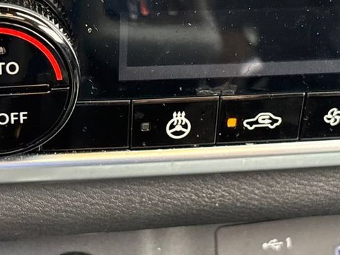 Certified 2023 Nissan Rogue SV w/ SV Premium B Package AWD/4WD image 18