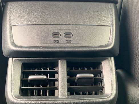 Used 2025 Chevrolet Equinox LT image 23