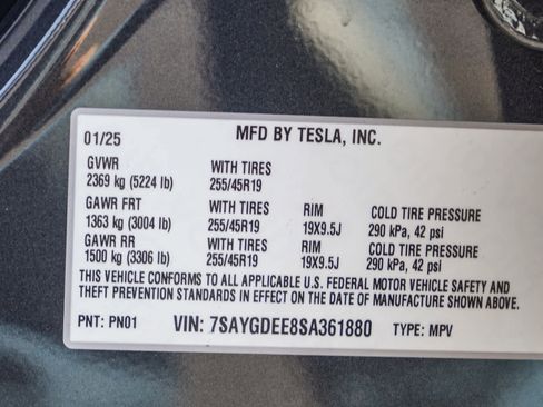 Used 2025 Tesla Model Y Long Range AWD/4WD image 28