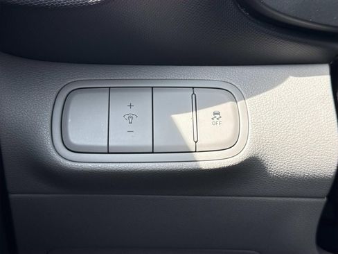 Used 2024 Hyundai Venue SEL FWD image 20