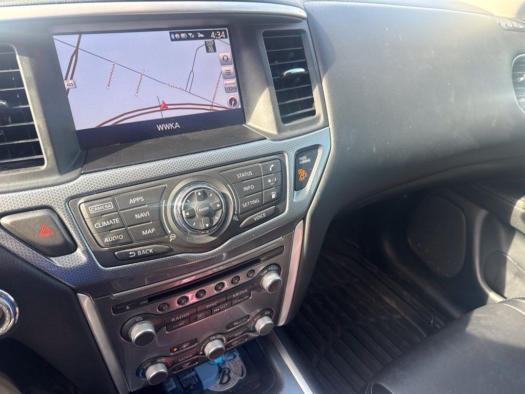 Used 2019 Nissan Pathfinder SL FWD image 8