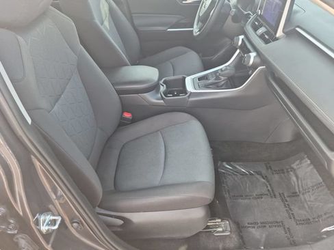 Used 2025 Toyota RAV4 XLE AWD/4WD image 29