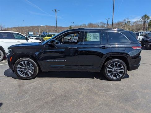 Used 2022 Jeep Grand Cherokee Overland w/ Luxury Tech Group IV image 6