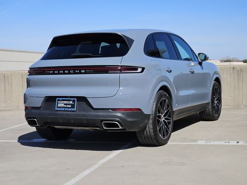 Certified 2025 Porsche Cayenne image 8