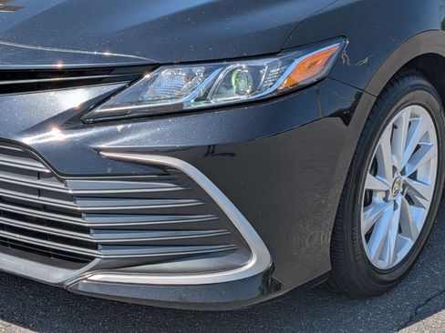 Used 2023 Toyota Camry LE image 9