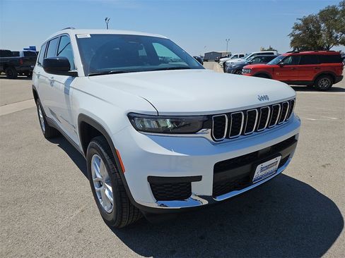 New 2025 Jeep Grand Cherokee L Laredo image 10