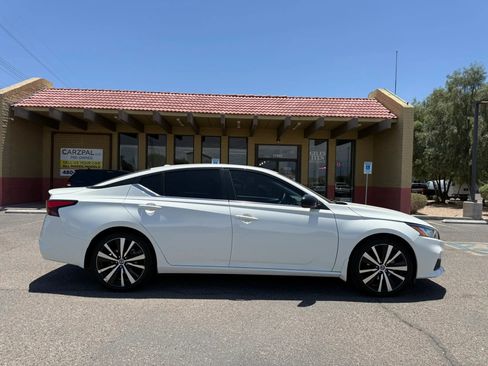 Used 2021 Nissan Altima 2.5 SR w/ SR Premium Package FWD image 12