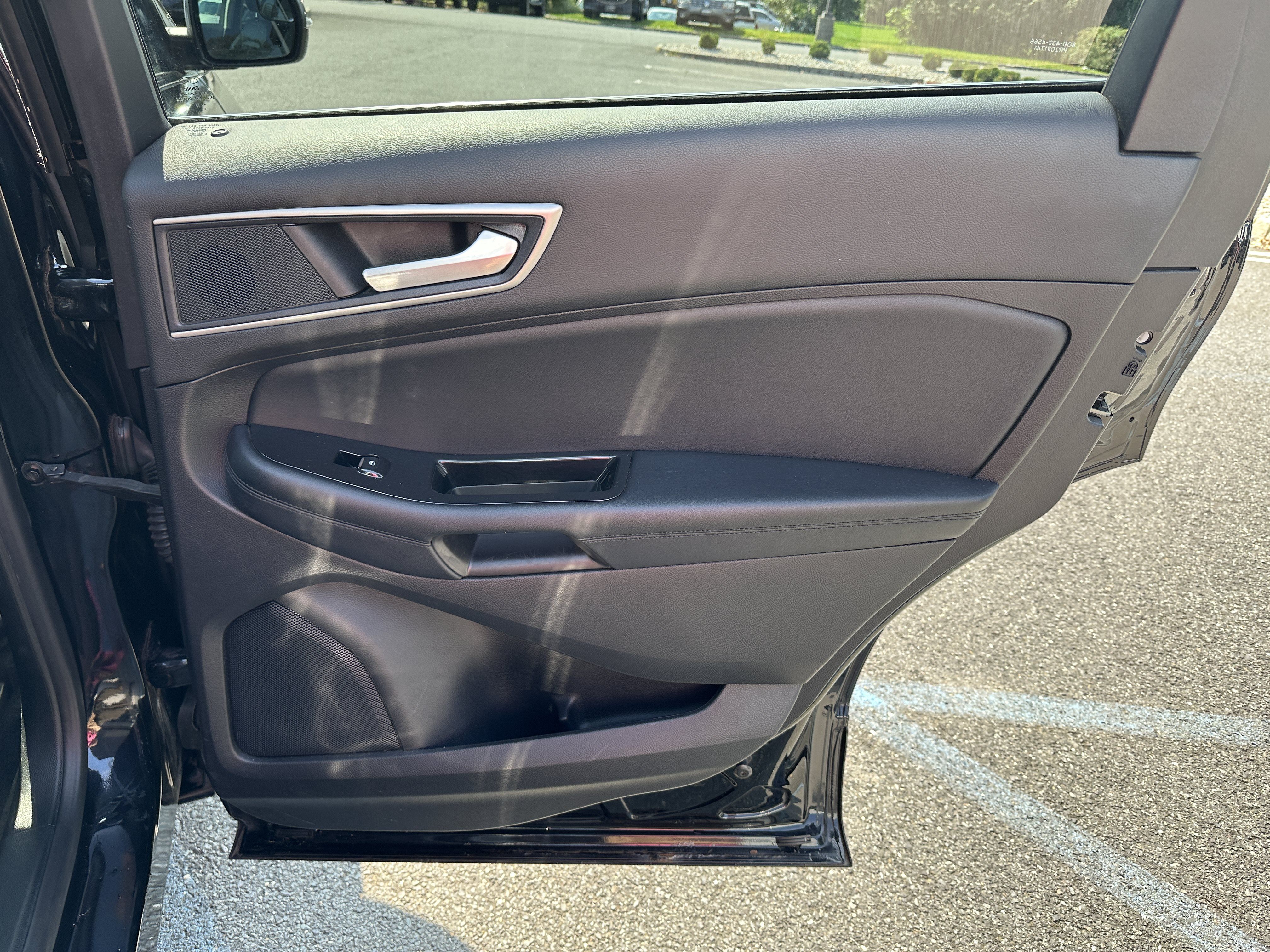 Used 2018 Ford Edge SEL w/ Equipment Group 201A AWD/4WD image 32