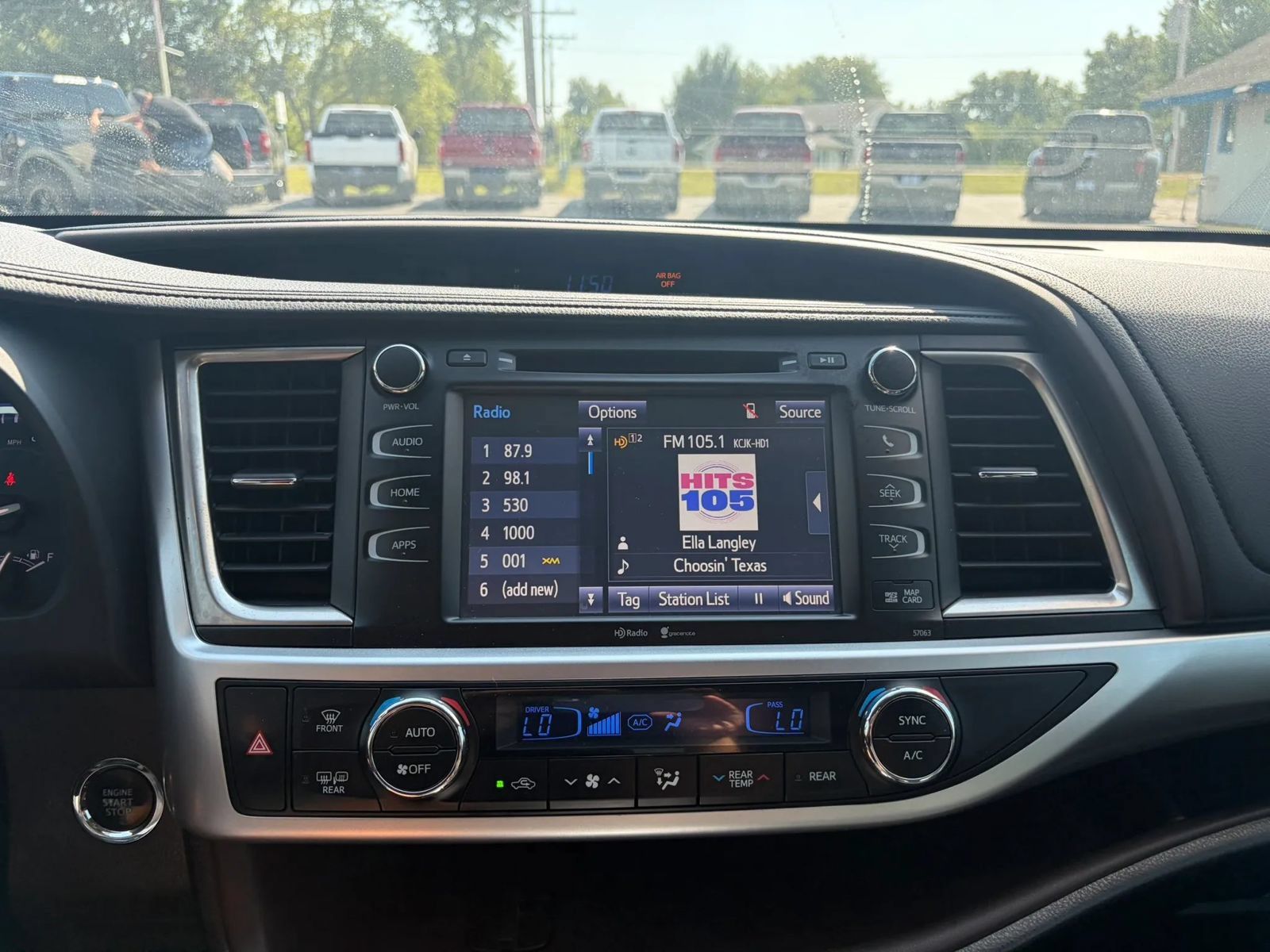 Used 2015 Toyota Highlander XLE AWD/4WD image 13