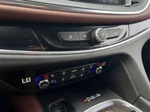 Used 2021 Buick Enclave Avenir w/ Avenir Technology Package AWD/4WD image 31