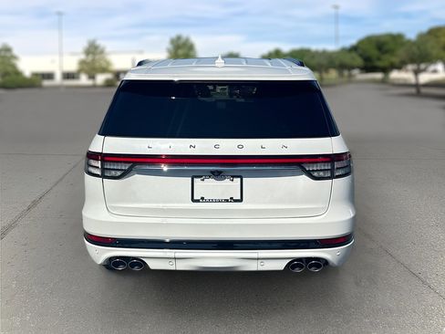Used 2024 Lincoln Aviator Reserve w/ Equipment Group 201A image 6