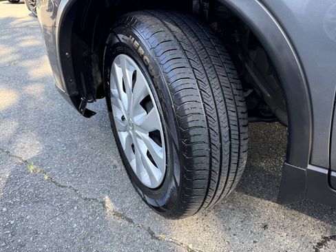 Used 2016 Nissan Rogue S AWD/4WD image 24
