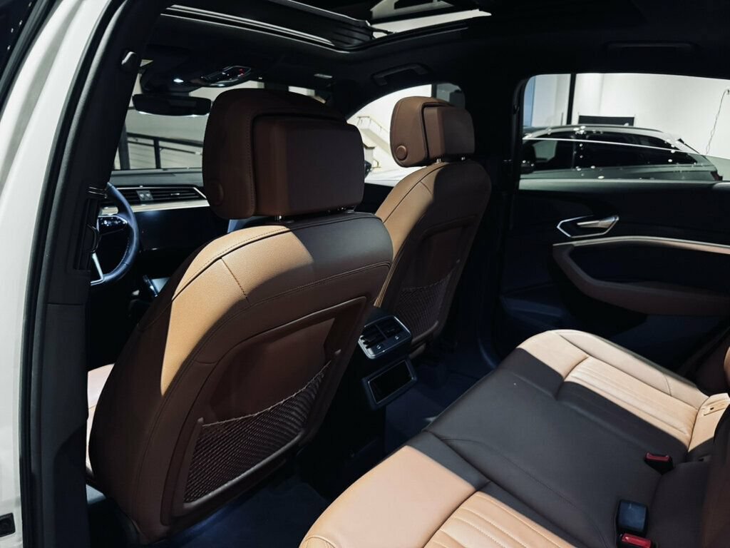 Used 2024 Audi Q8 e-tron Premium AWD/4WD image 26