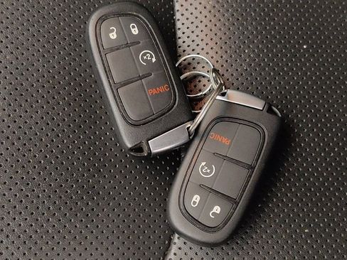 Used 2022 Jeep Cherokee Latitude Lux AWD/4WD image 32