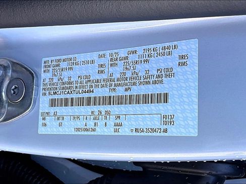 New 2026 Lincoln Corsair Premiere image 13