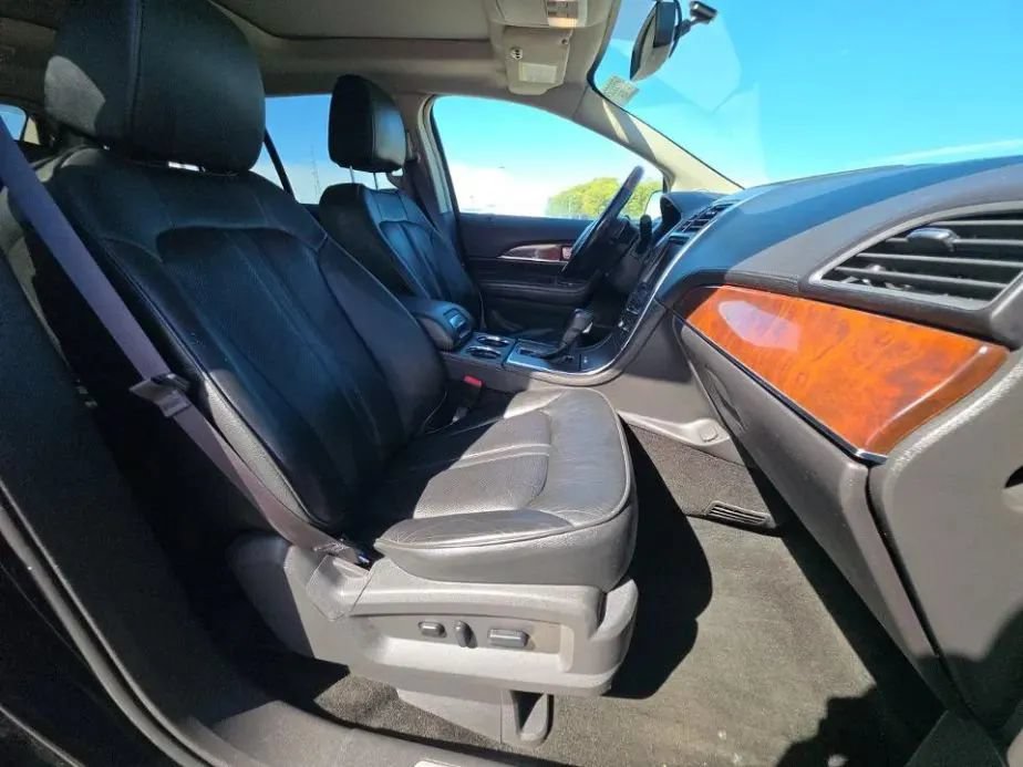 Used 2015 Lincoln MKX AWD w/ Equipment Group 102A image 10