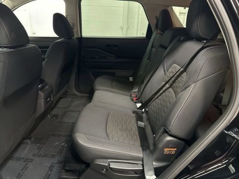 Used 2025 Nissan Pathfinder S AWD/4WD image 22