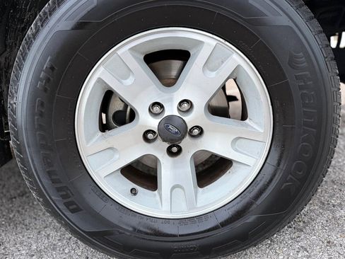 Used 2005 Ford Explorer Sport Trac XLT image 17