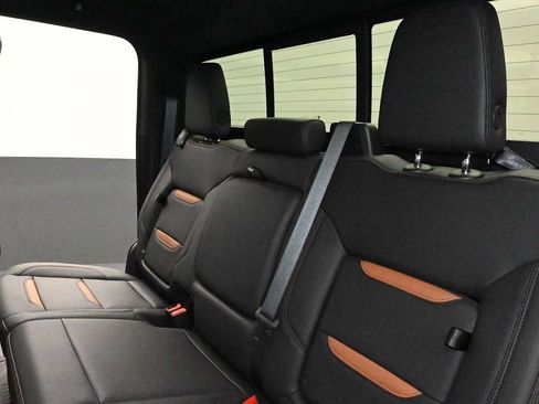 Used 2024 GMC Sierra 2500 AT4 w/ AT4 Premium Plus Package AWD/4WD image 32