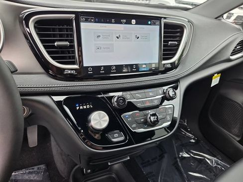 New 2027 Chrysler Pacifica Select w/ Family Tech Group FWD image 22