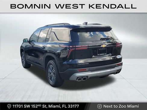 Used 2025 Chevrolet Traverse LT image 5