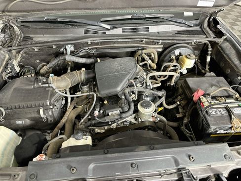 Used 2018 Toyota Tacoma SR RWD image 27