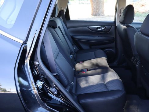 Used 2018 Nissan Rogue S AWD/4WD image 21