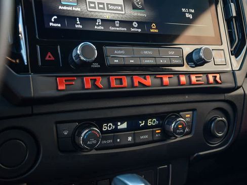 Used 2025 Nissan Frontier Pro-X image 21