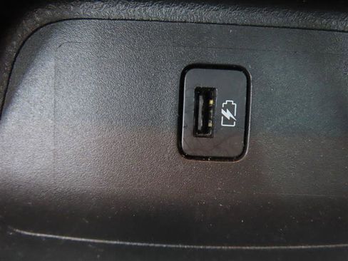 Used 2025 Nissan Sentra SV image 29