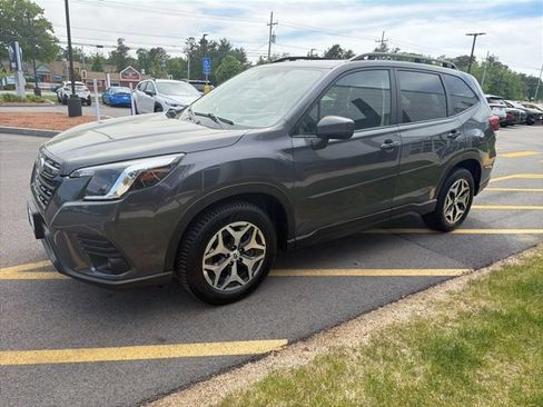 Used 2024 Subaru Forester Premium AWD/4WD image 1