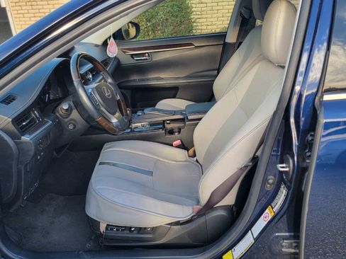 Used 2013 Lexus ES 350 w/ Luxury Pkg FWD image 21
