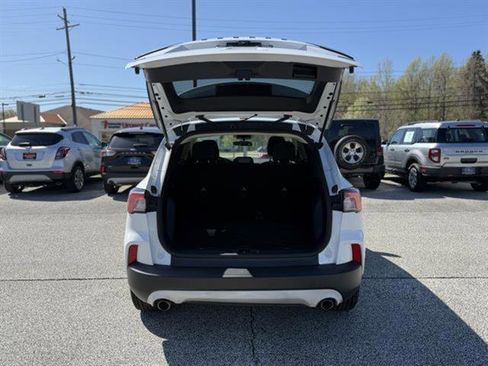 Used 2020 Ford Escape SE image 5