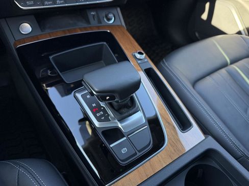 Used 2023 Audi Q5 2.0T Premium w/ Convenience Package image 18