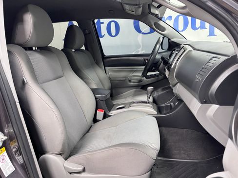 Used 2015 Toyota Tacoma 4x4 Double Cab w/ TRD Sport Package image 13