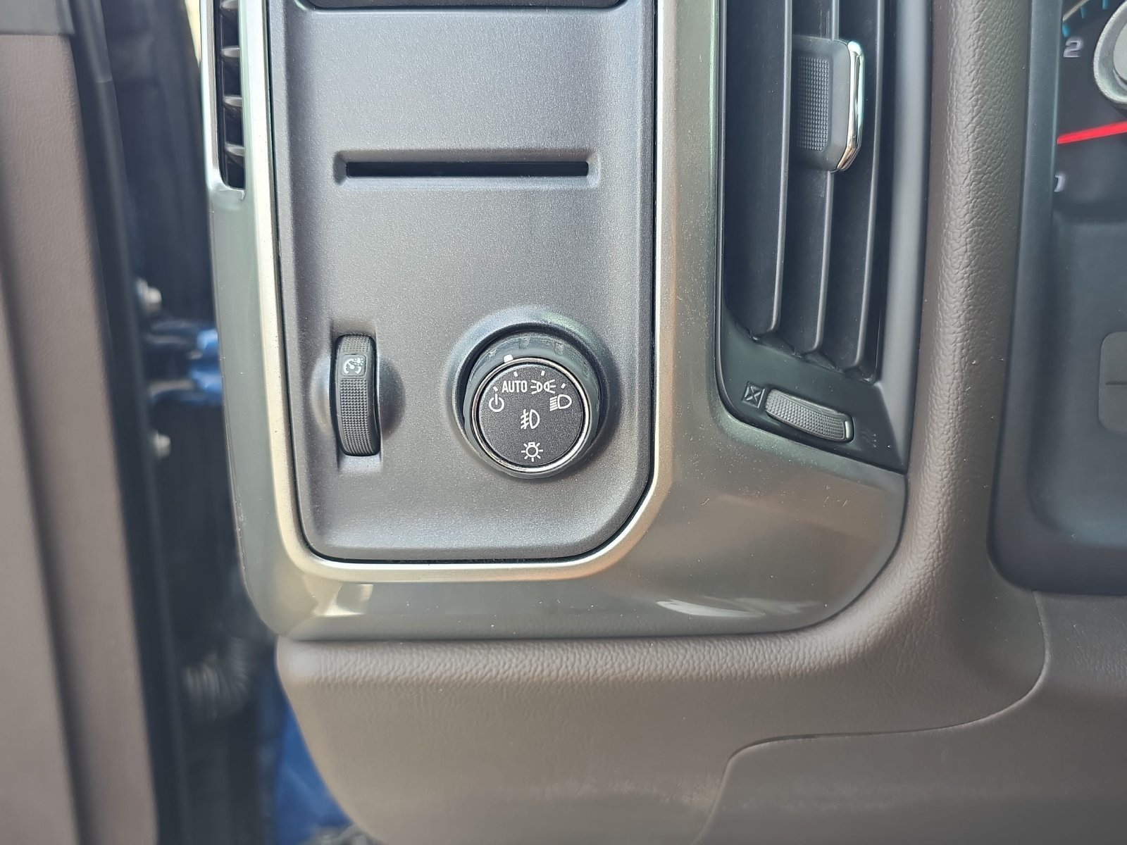 Used 2018 Chevrolet Silverado 1500 LT w/ Texas Edition RWD image 23