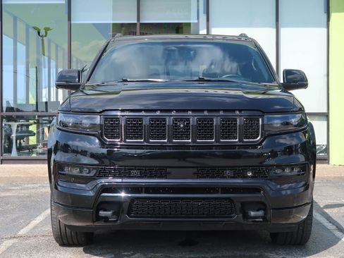 Used 2023 Jeep Grand Wagoneer Series III w/ Rear Seat Video Group 1 AWD/4WD image 2