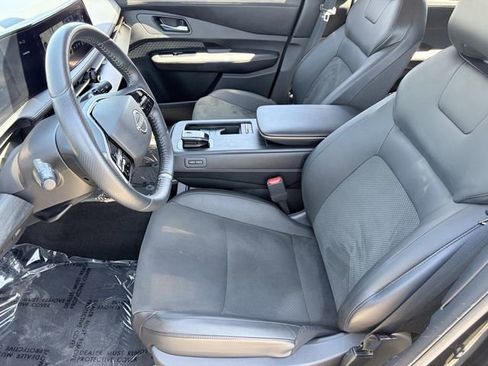 Used 2023 Nissan Ariya FWD image 6