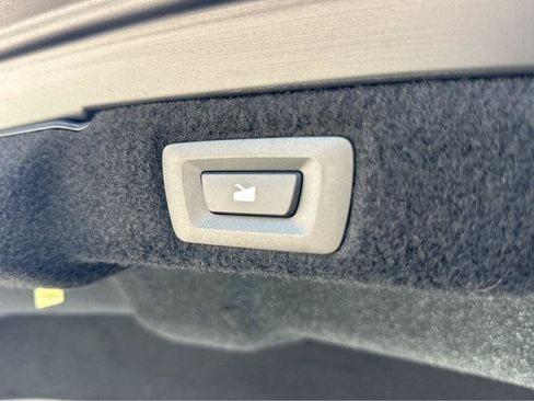 Used 2024 Lucid Air Pure RWD image 36